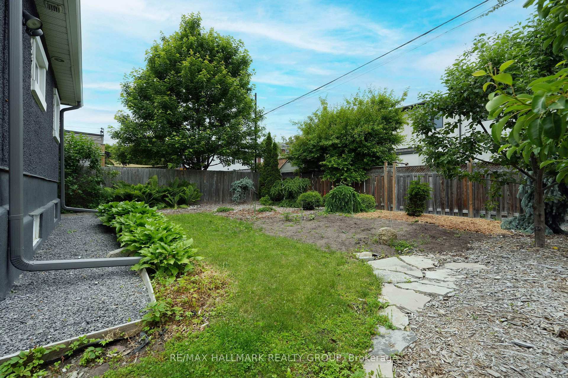 Photo 37 of 35 Queen Mary Street, Ottawa, Overbrook — HOMEH