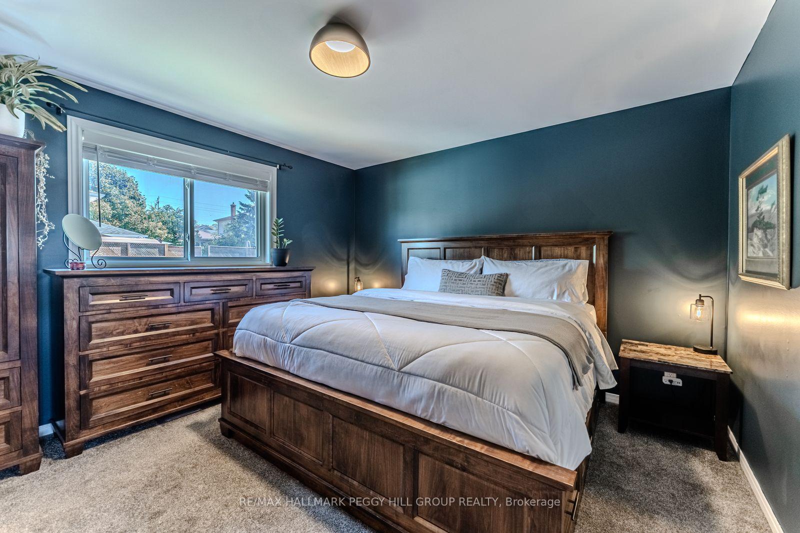 Photo 7 of 2 Carmichael Court, Orillia — HOMEH