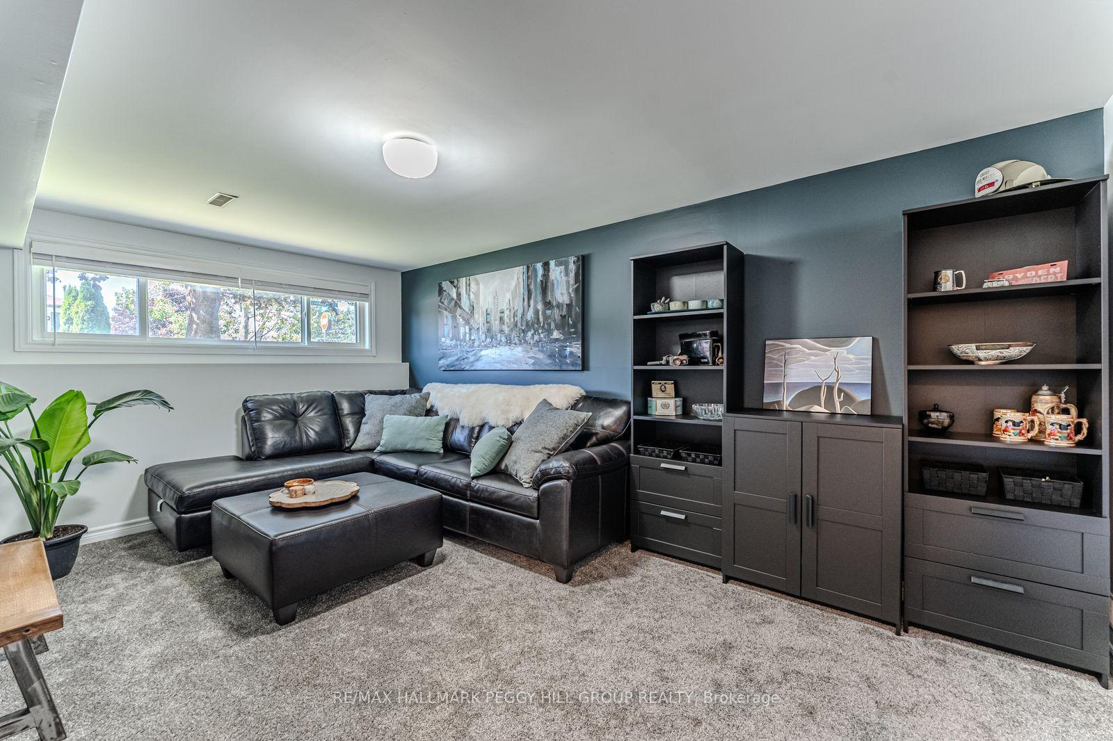 Photo 11 of 2 Carmichael Court, Orillia — HOMEH