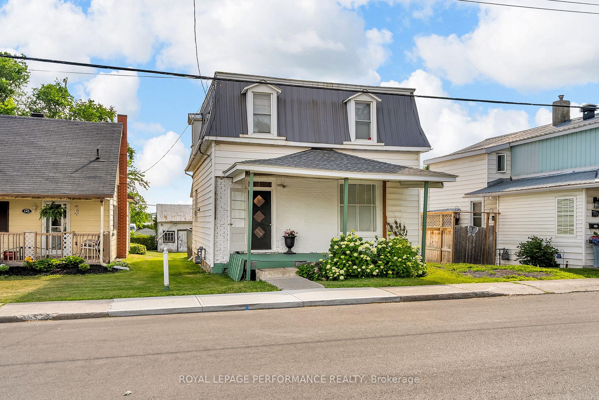 Photo 3 of 149 Dominion Street S, North Glengarry, Alexandria — HOMEH