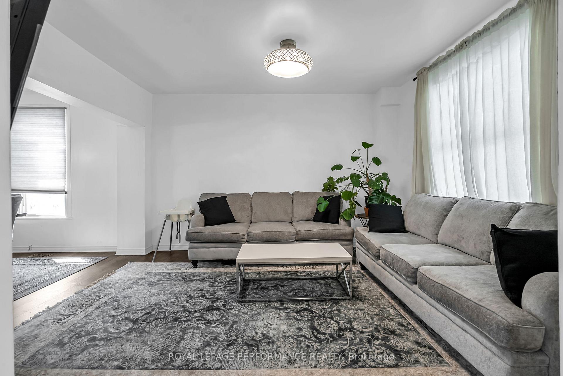 Photo 6 of 149 Dominion Street S, North Glengarry, Alexandria — HOMEH