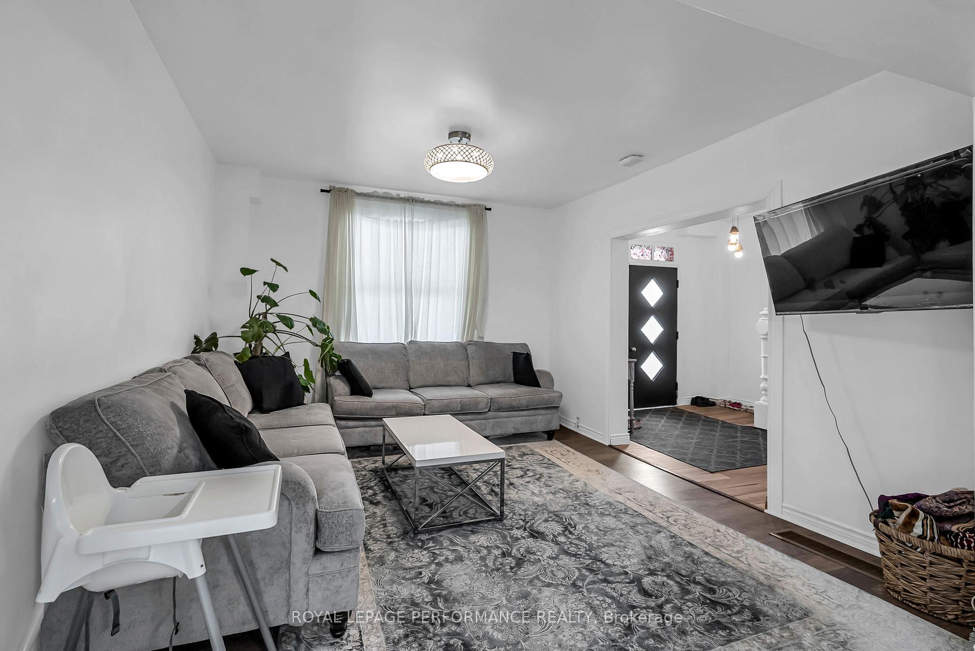 Photo 7 of 149 Dominion Street S, North Glengarry, Alexandria — HOMEH
