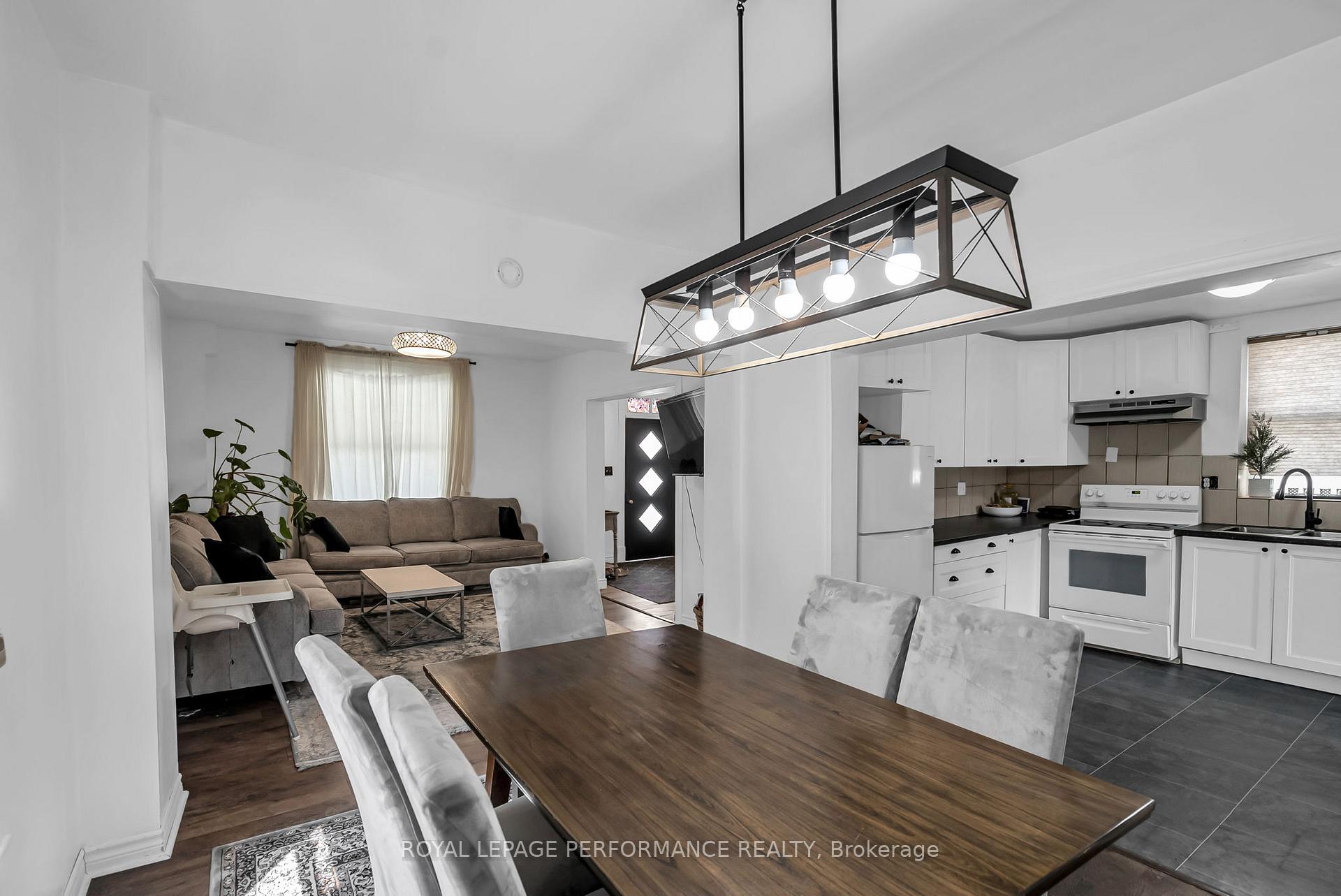 Photo 10 of 149 Dominion Street S, North Glengarry, Alexandria — HOMEH