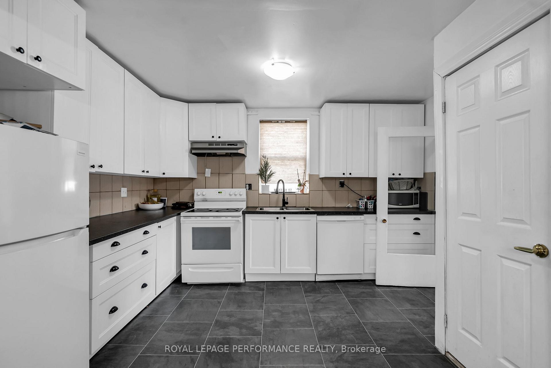 Photo 11 of 149 Dominion Street S, North Glengarry, Alexandria — HOMEH