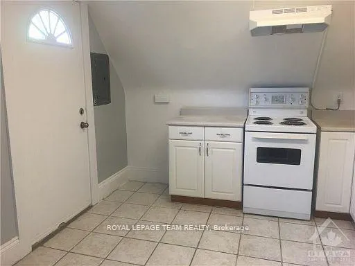 Photo 3 of Unit C, 51 Park Avenue, Ottawa, Ottawa Centre/Golden Triangle — HOMEH