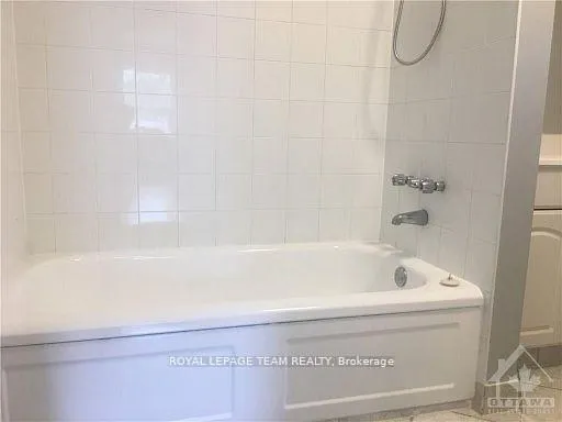 Photo 6 of Unit C, 51 Park Avenue, Ottawa, Ottawa Centre/Golden Triangle — HOMEH