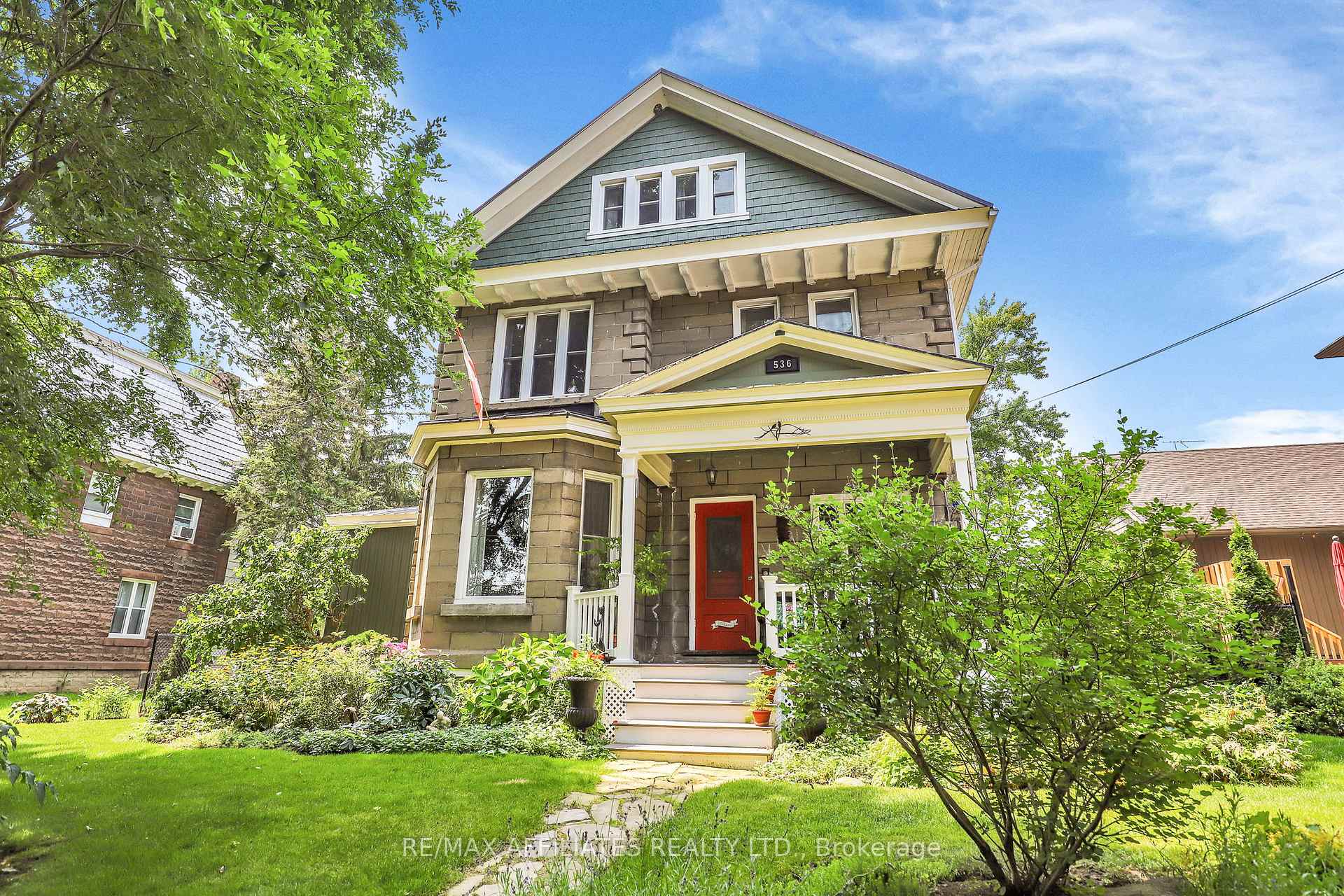 Front of 536 St Lawrence Street