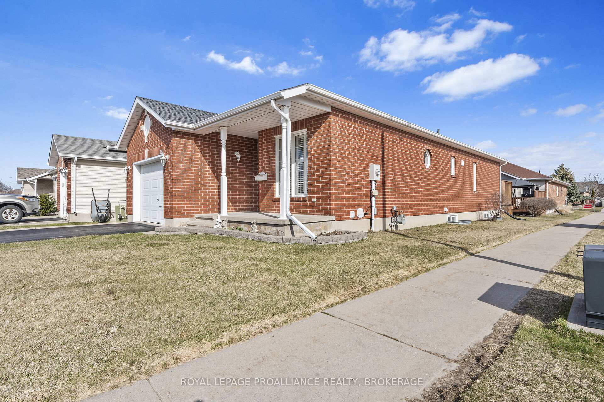 Photo 3 of 353 Emerald Street, Kingston, City Northwest — HOMEH