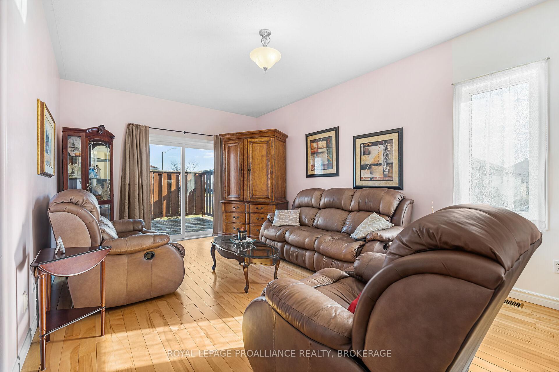 Photo 9 of 353 Emerald Street, Kingston, City Northwest — HOMEH
