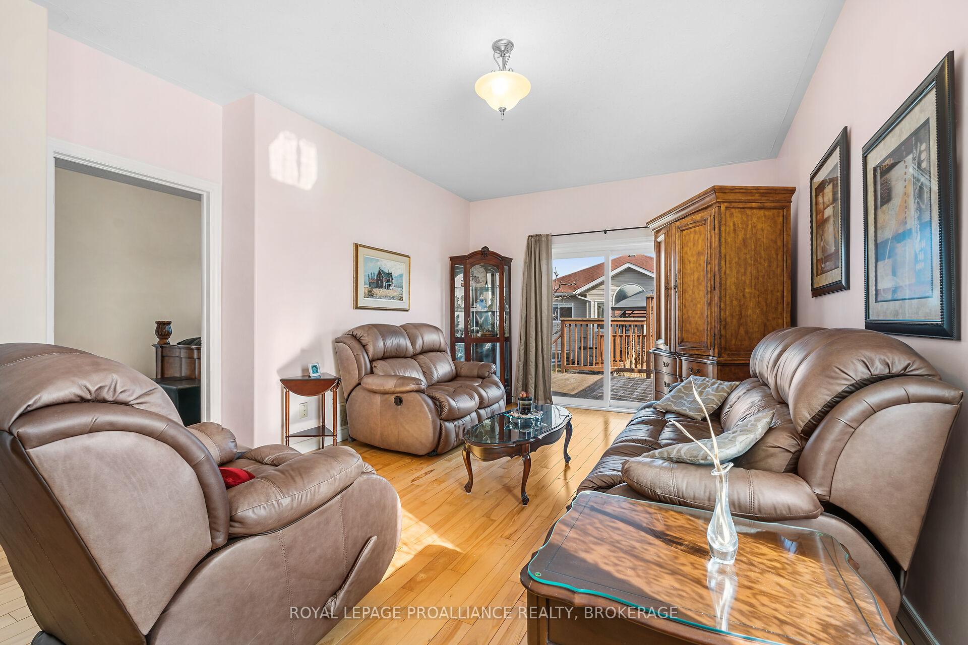 Photo 10 of 353 Emerald Street, Kingston, City Northwest — HOMEH