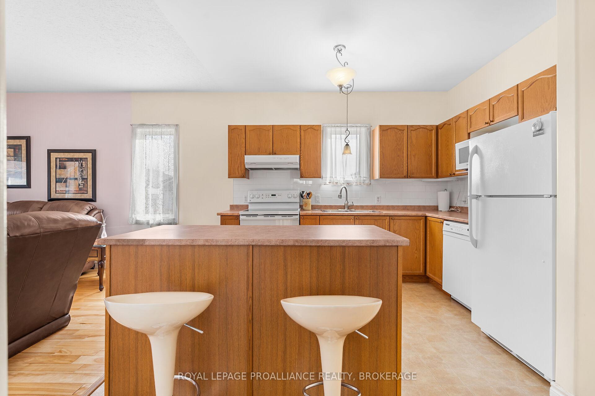 Photo 12 of 353 Emerald Street, Kingston, City Northwest — HOMEH
