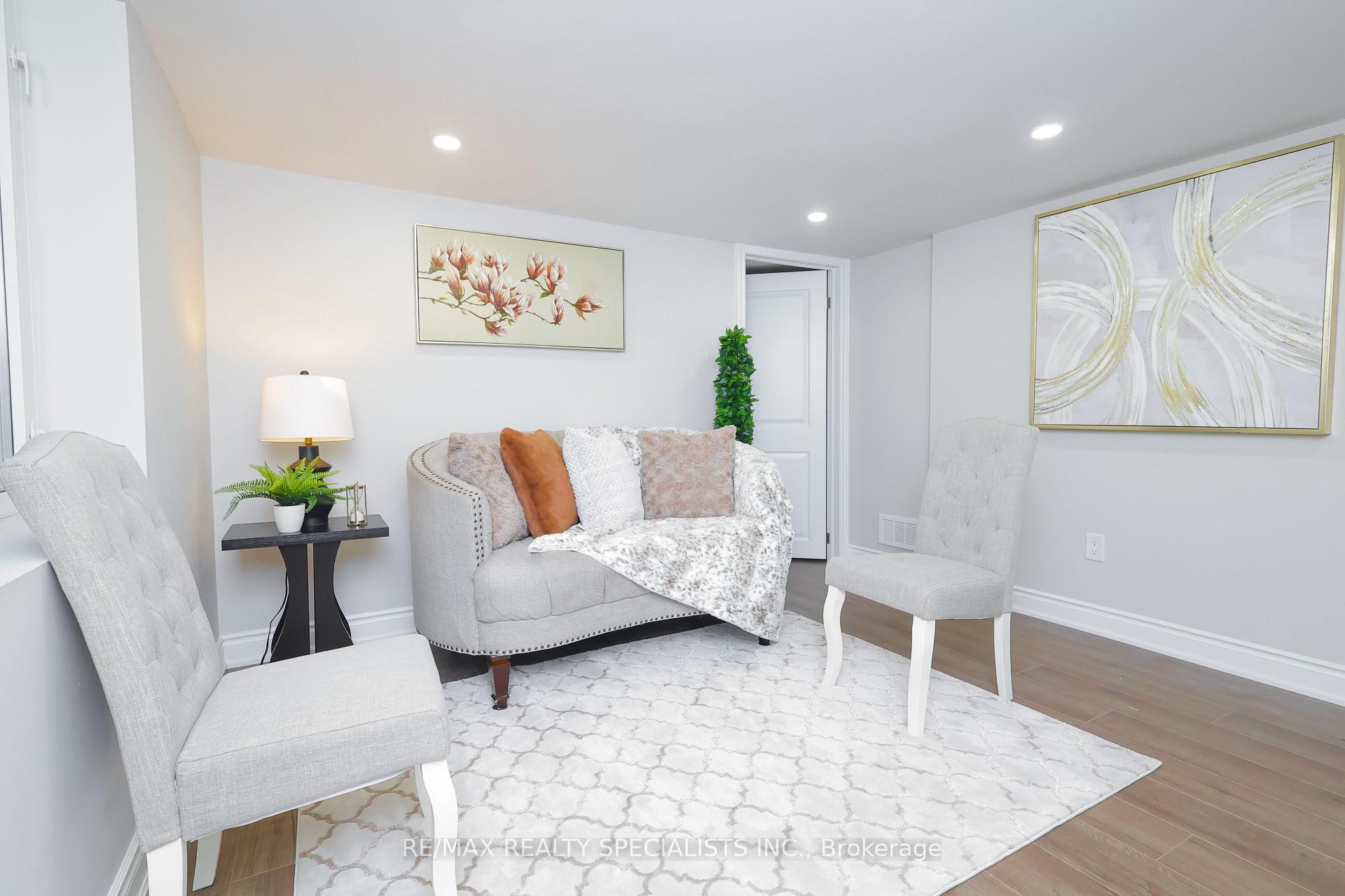 Photo 6 of 6360 Ash Street, Niagara Falls, Dorchester — HOMEH