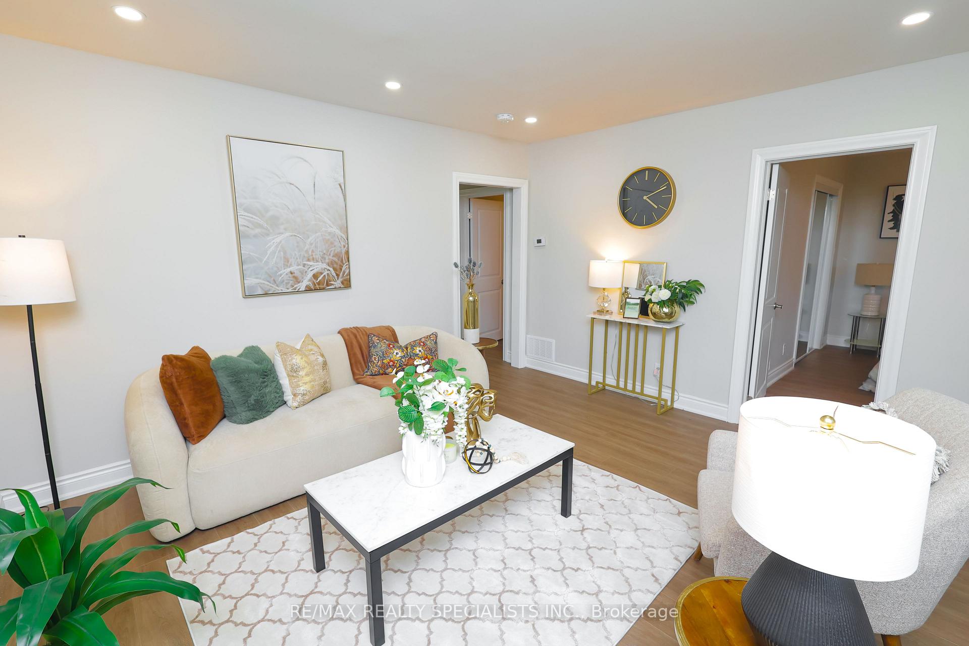 Photo 7 of 6360 Ash Street, Niagara Falls, Dorchester — HOMEH