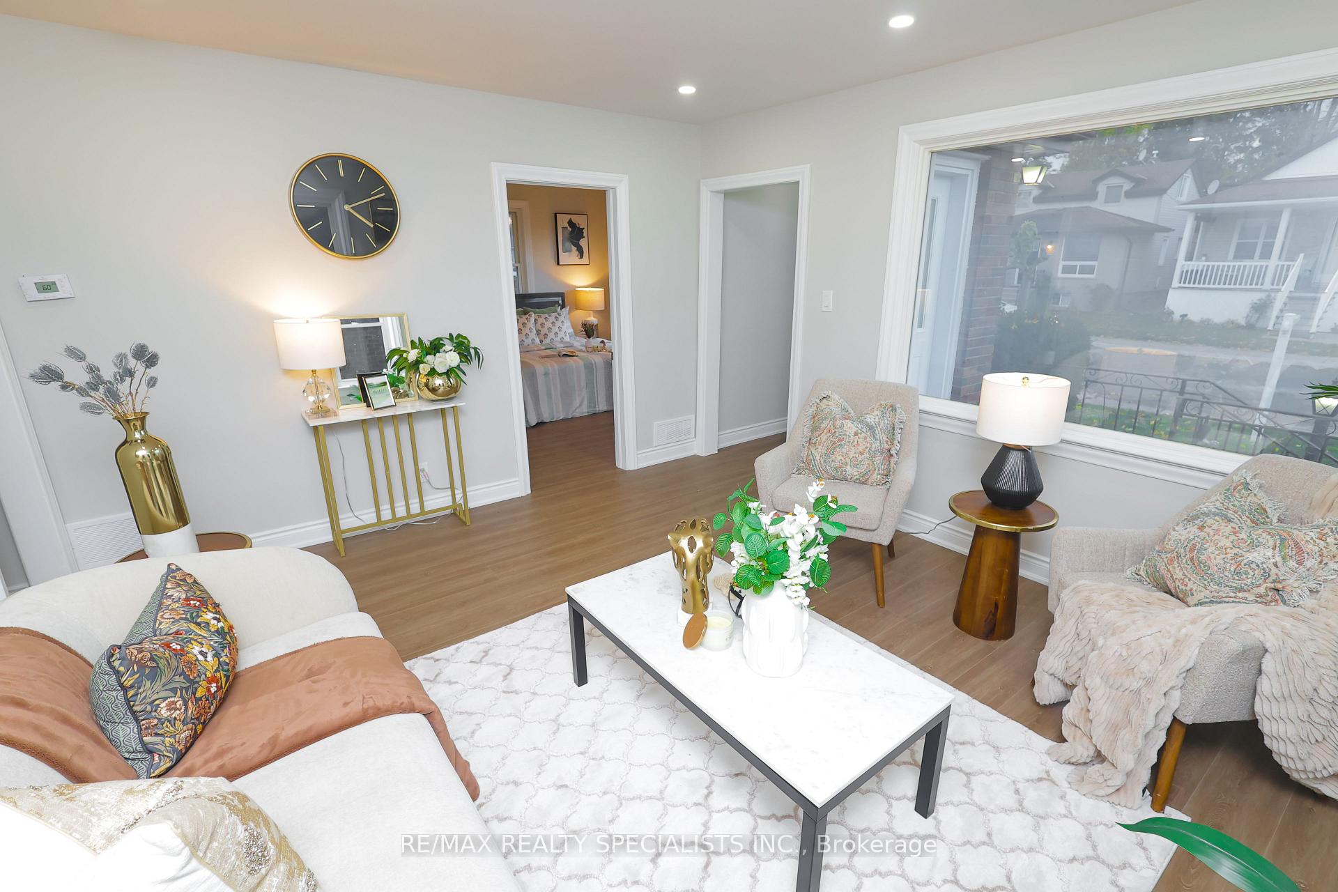 Photo 8 of 6360 Ash Street, Niagara Falls, Dorchester — HOMEH