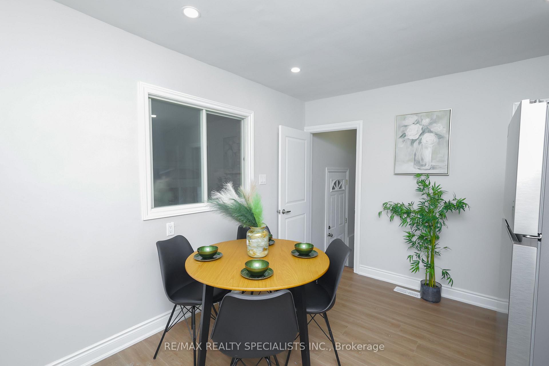 Photo 10 of 6360 Ash Street, Niagara Falls, Dorchester — HOMEH