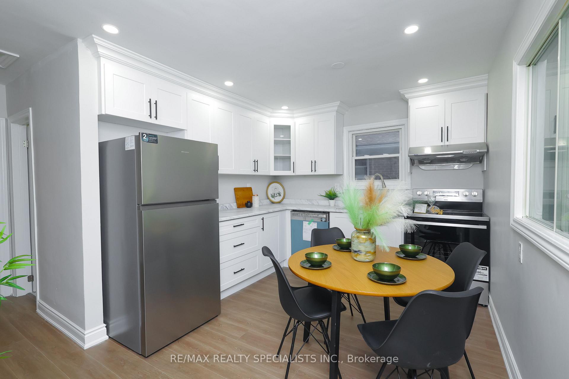 Photo 11 of 6360 Ash Street, Niagara Falls, Dorchester — HOMEH
