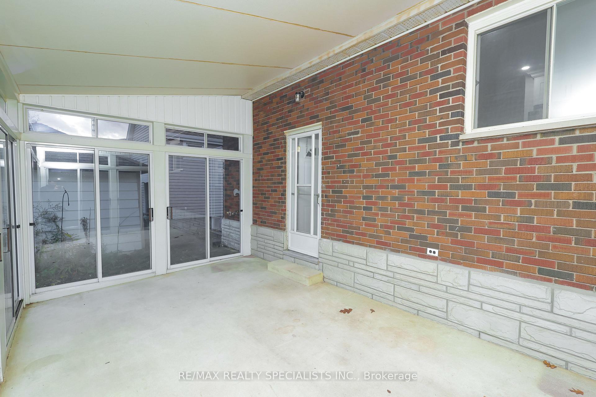 Photo 34 of 6360 Ash Street, Niagara Falls, Dorchester — HOMEH