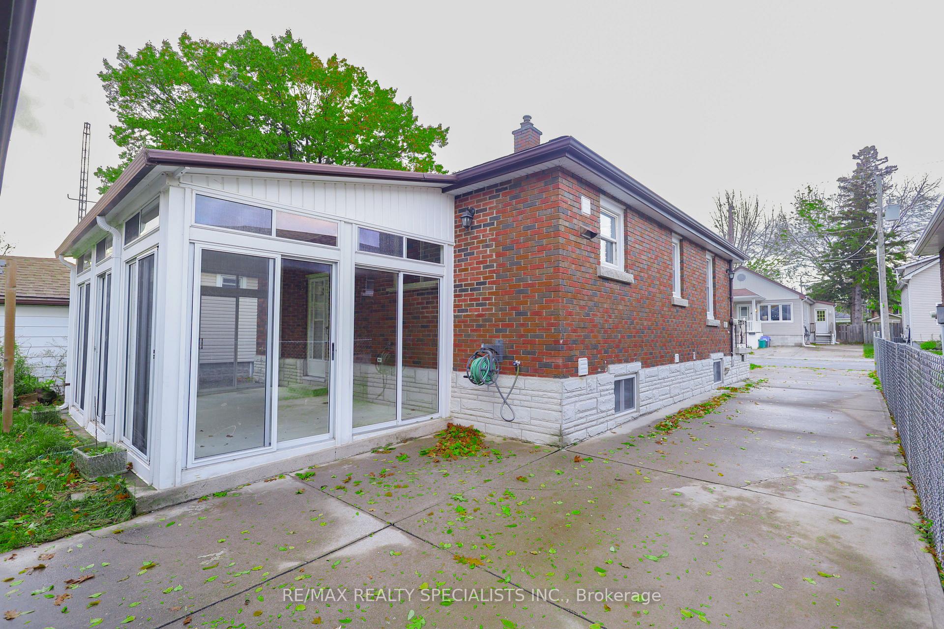 Photo 35 of 6360 Ash Street, Niagara Falls, Dorchester — HOMEH