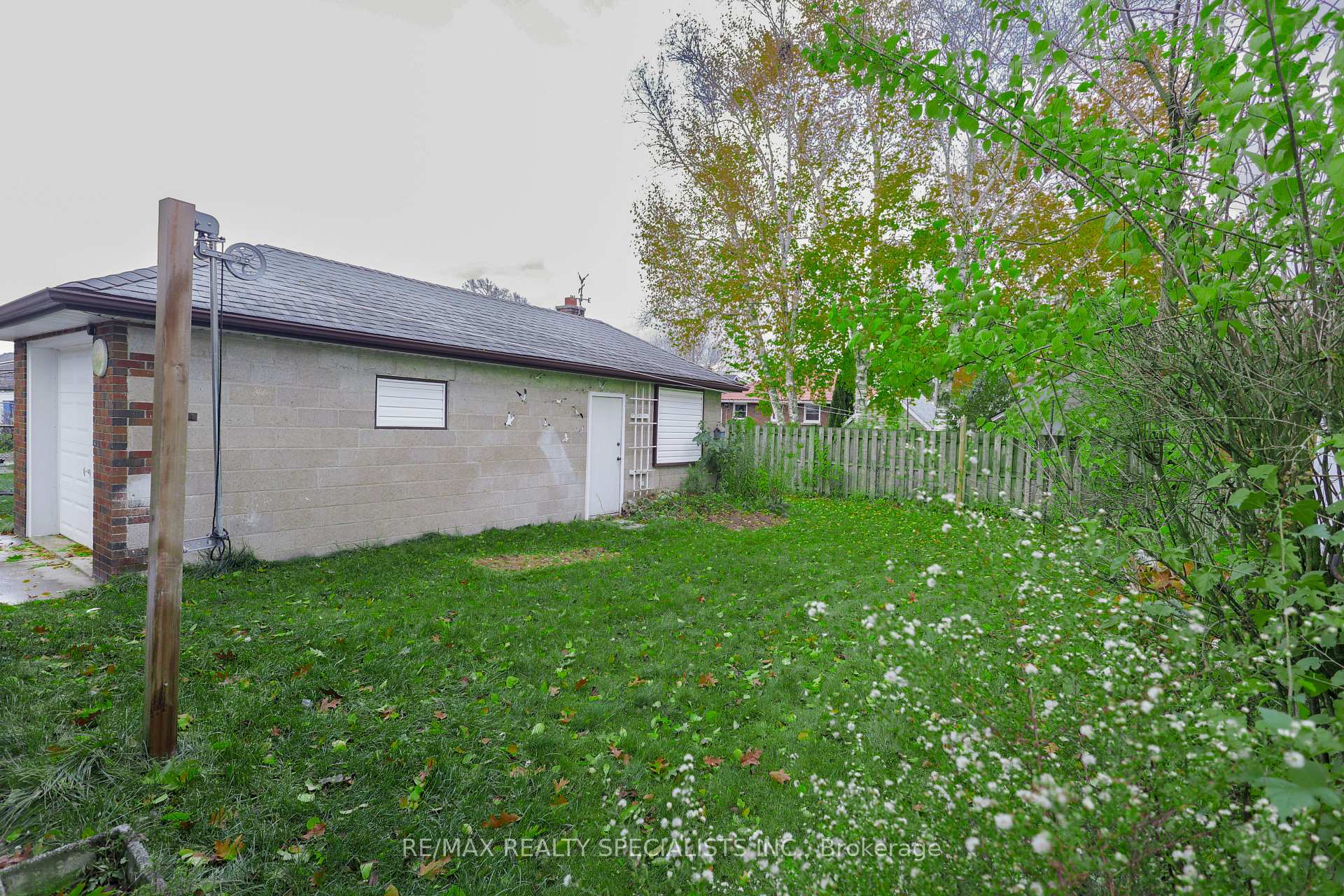 Photo 37 of 6360 Ash Street, Niagara Falls, Dorchester — HOMEH