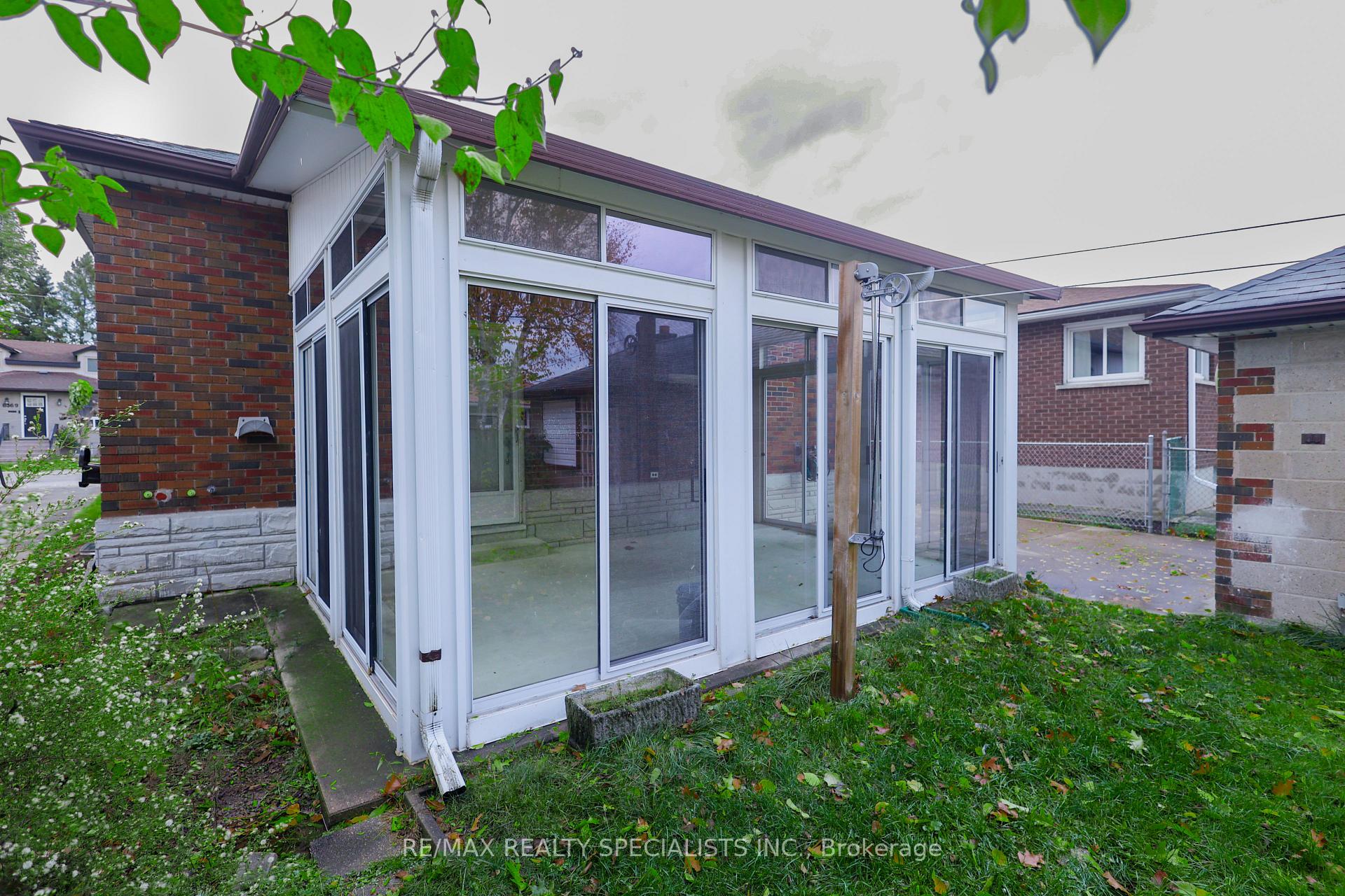 Photo 48 of 6360 Ash Street, Niagara Falls, Dorchester — HOMEH