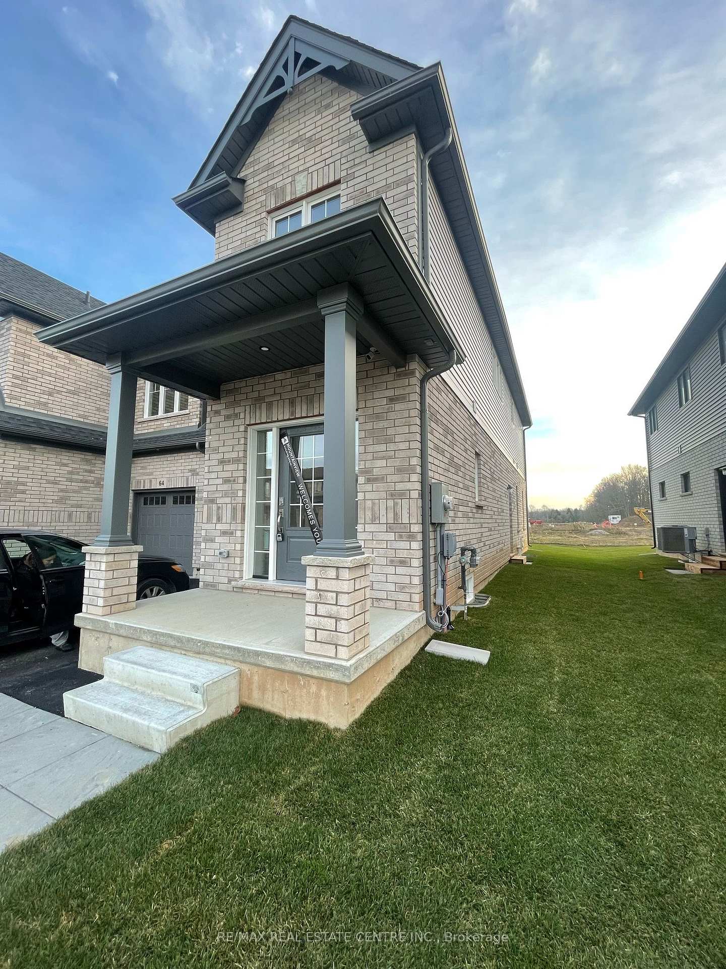 Photo 2 of 62 Acacia Road, Pelham, Fonthill — HOMEH