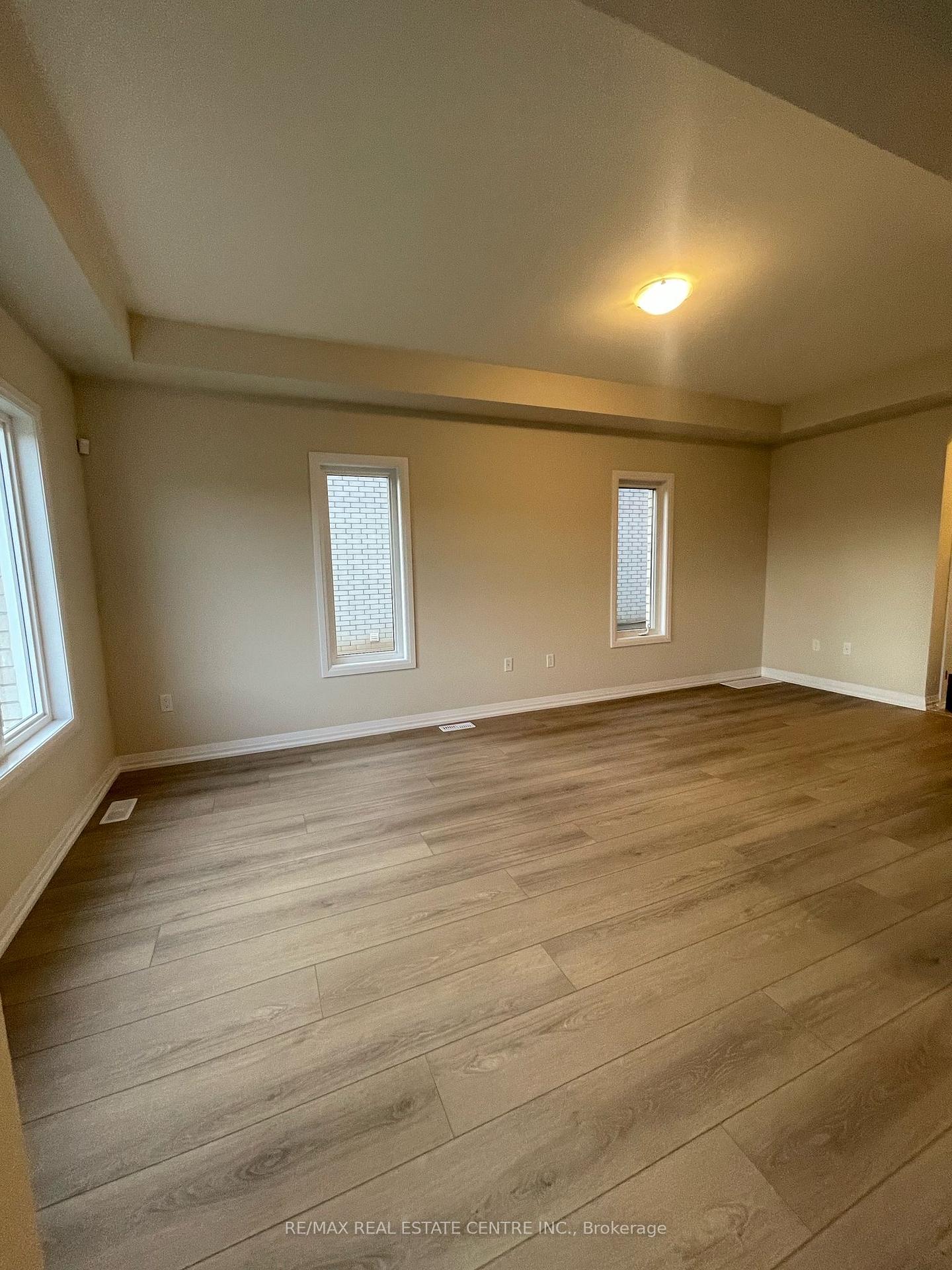 Photo 8 of 62 Acacia Road, Pelham, Fonthill — HOMEH