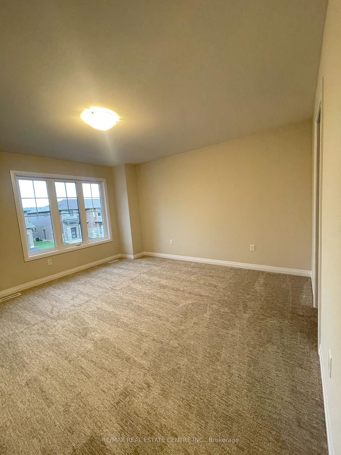 Photo 13 of 62 Acacia Road, Pelham, Fonthill — HOMEH