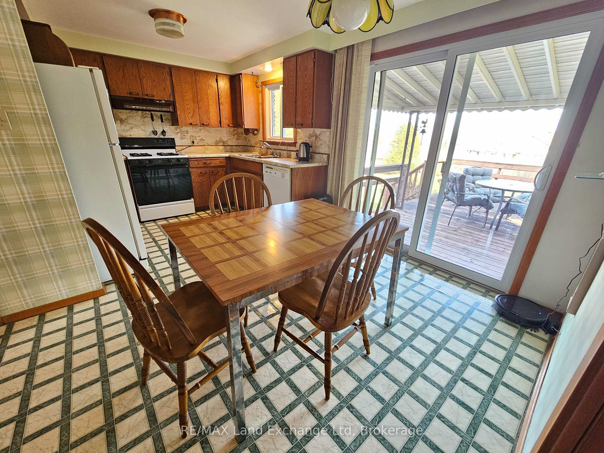 Photo 10 of 515 Maitland Crescent, North Huron, Wingham — HOMEH
