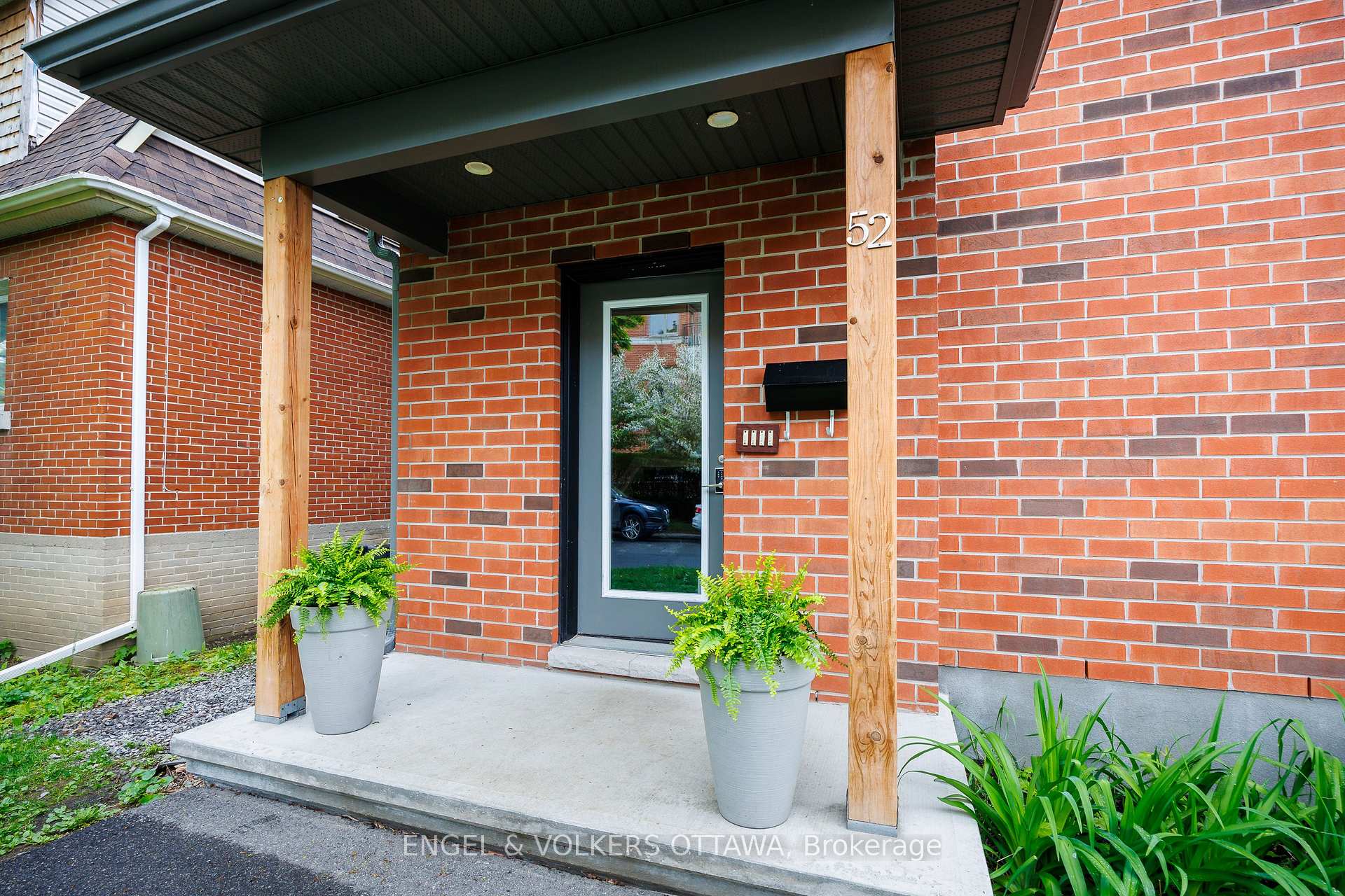 Photo 4 of 52 Ontario Street, Ottawa, Overbrook — HOMEH