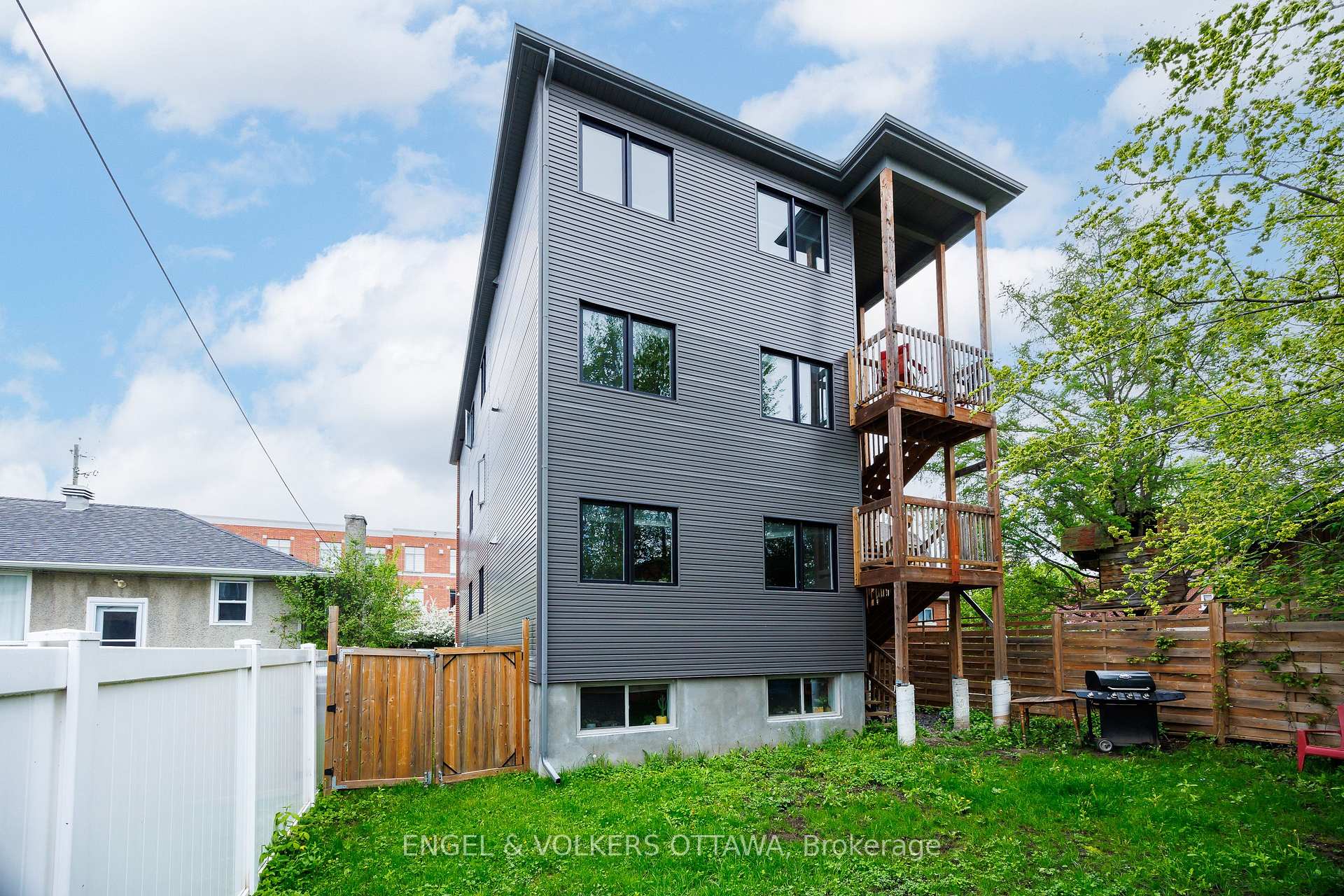 Photo 5 of 52 Ontario Street, Ottawa, Overbrook — HOMEH