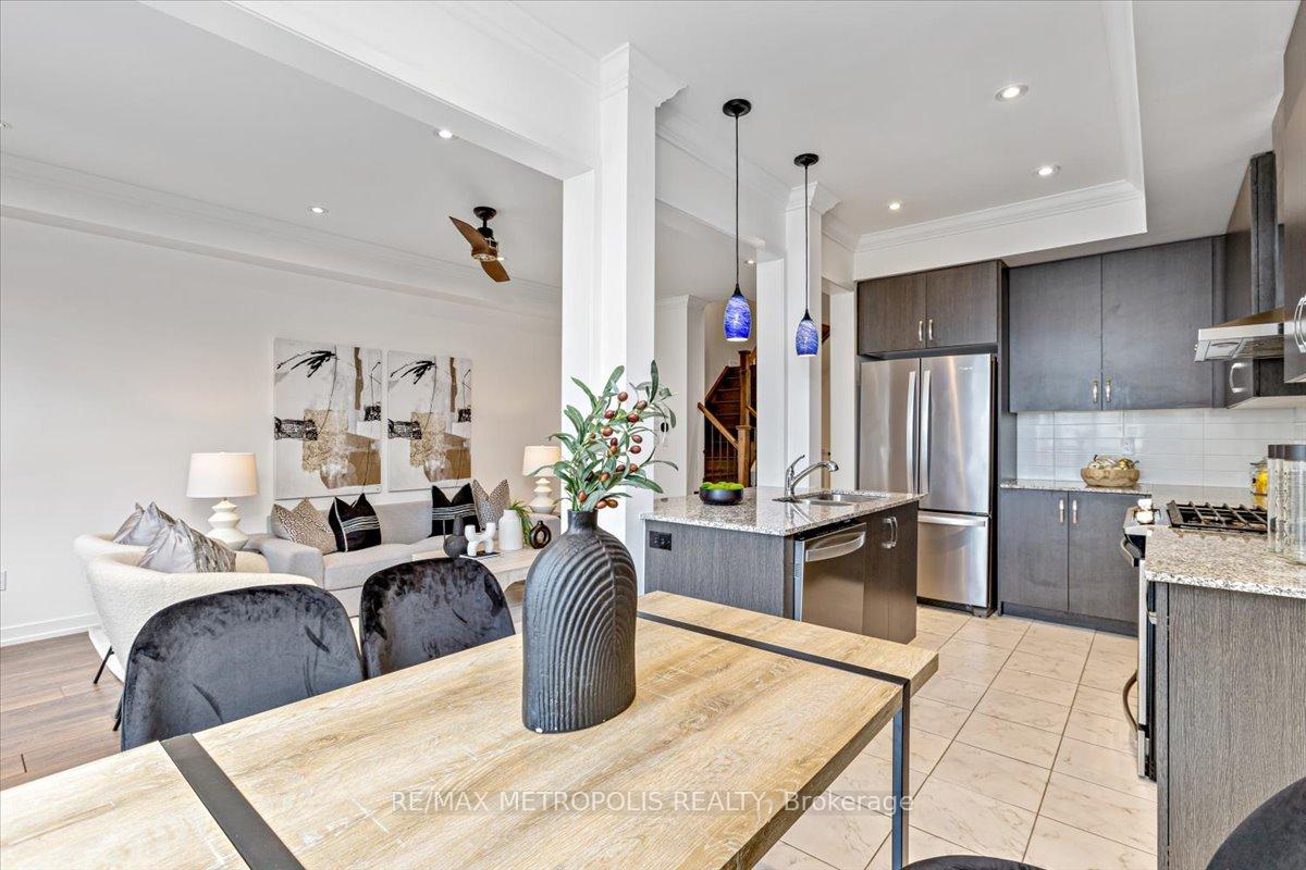 Photo 7 of 82 Dundonald Trail, Newmarket, Glenway Estates — HOMEH