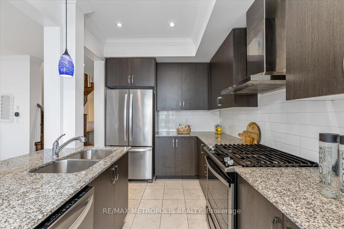 Photo 9 of 82 Dundonald Trail, Newmarket, Glenway Estates — HOMEH