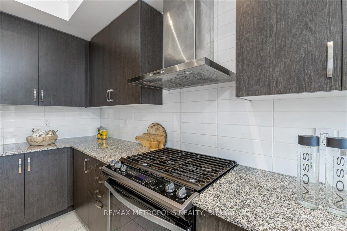 Photo 11 of 82 Dundonald Trail, Newmarket, Glenway Estates — HOMEH