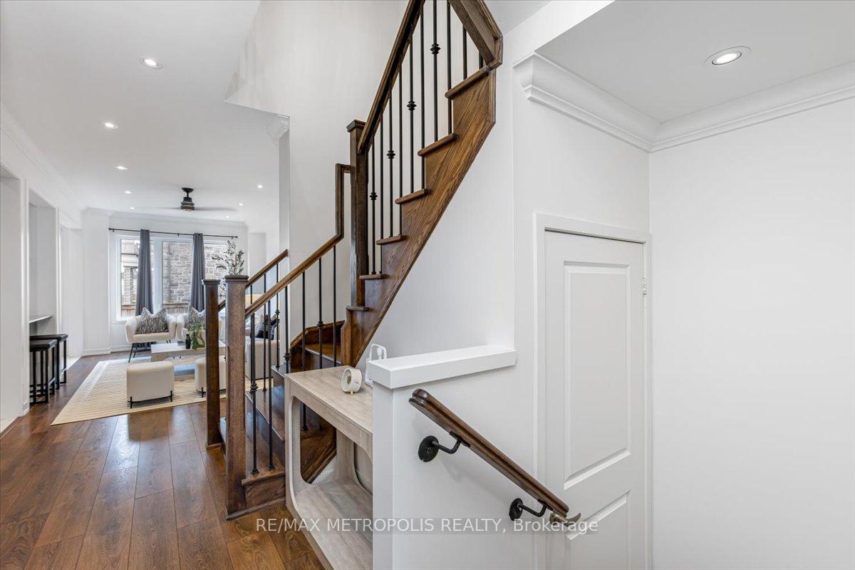 Photo 15 of 82 Dundonald Trail, Newmarket, Glenway Estates — HOMEH