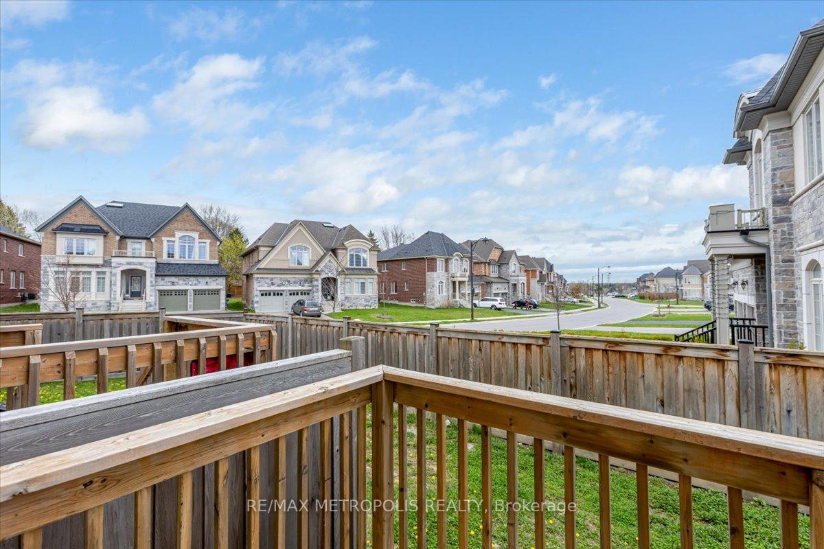 Photo 27 of 82 Dundonald Trail, Newmarket, Glenway Estates — HOMEH