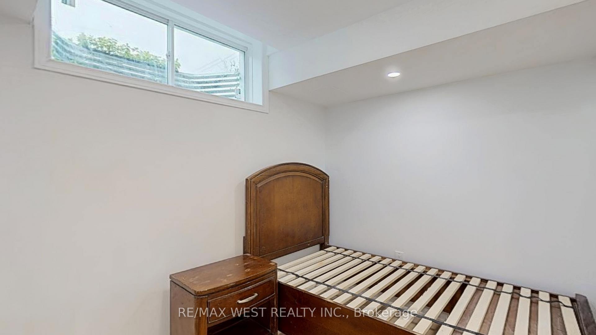 Photo 8 of 197 Vantage Loop, Newmarket, Woodland Hill — HOMEH