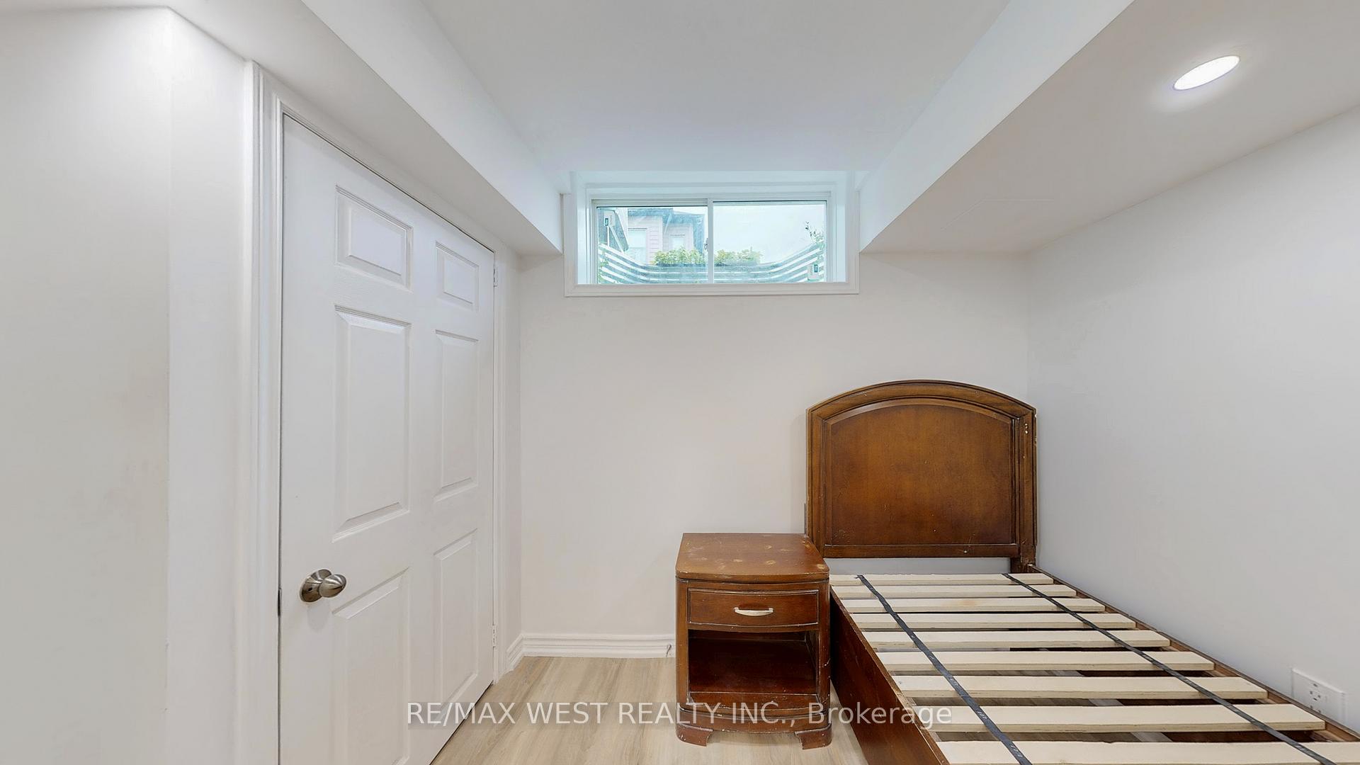 Photo 11 of 197 Vantage Loop, Newmarket, Woodland Hill — HOMEH