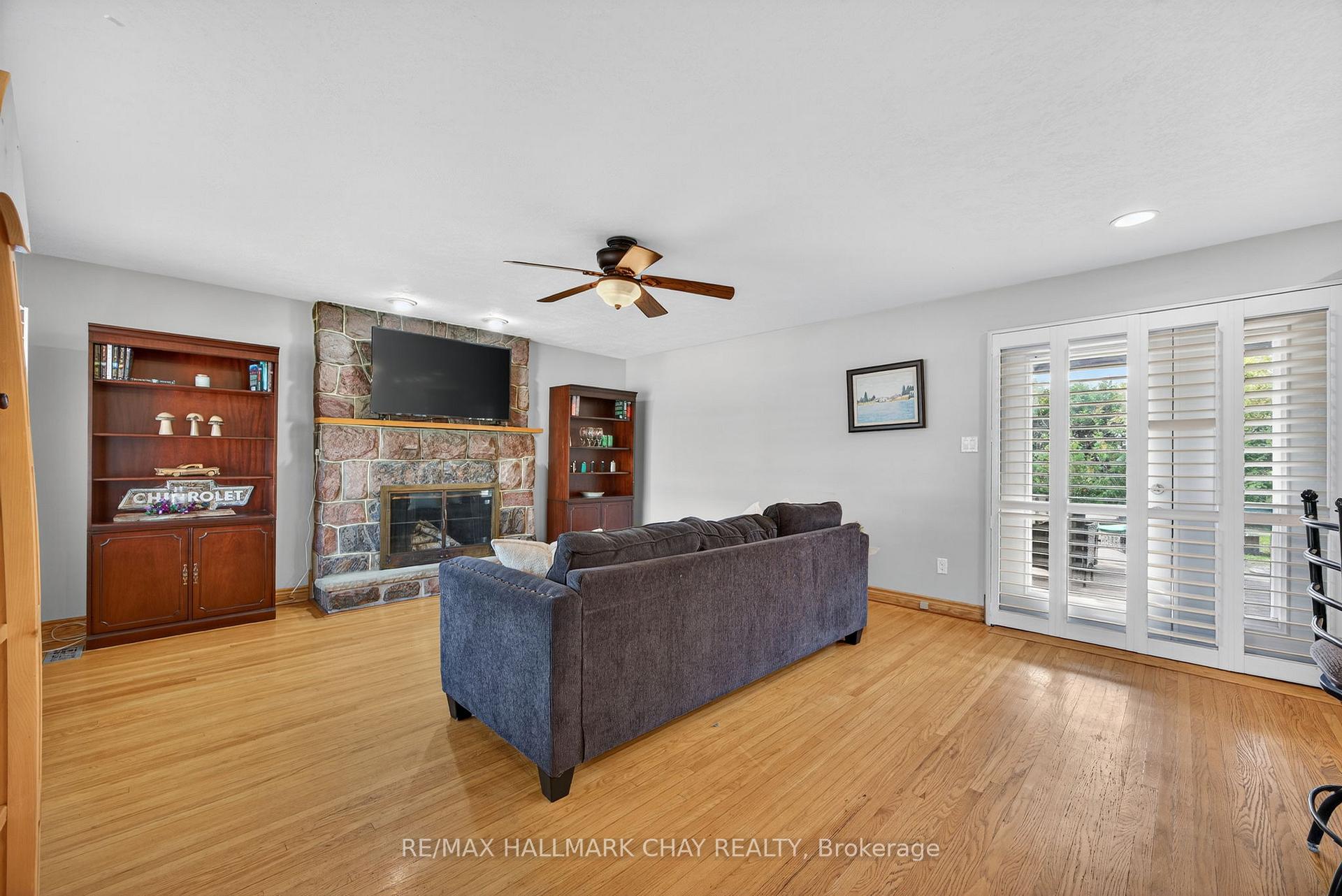 Photo 5 of 451 Jamieson Drive, Orillia — HOMEH