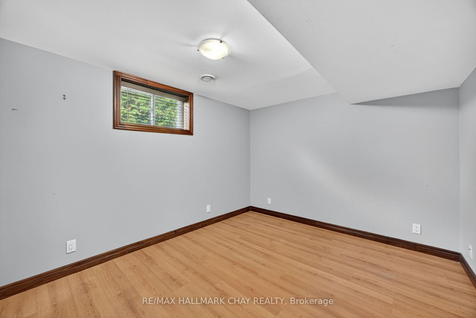 Photo 16 of 451 Jamieson Drive, Orillia — HOMEH