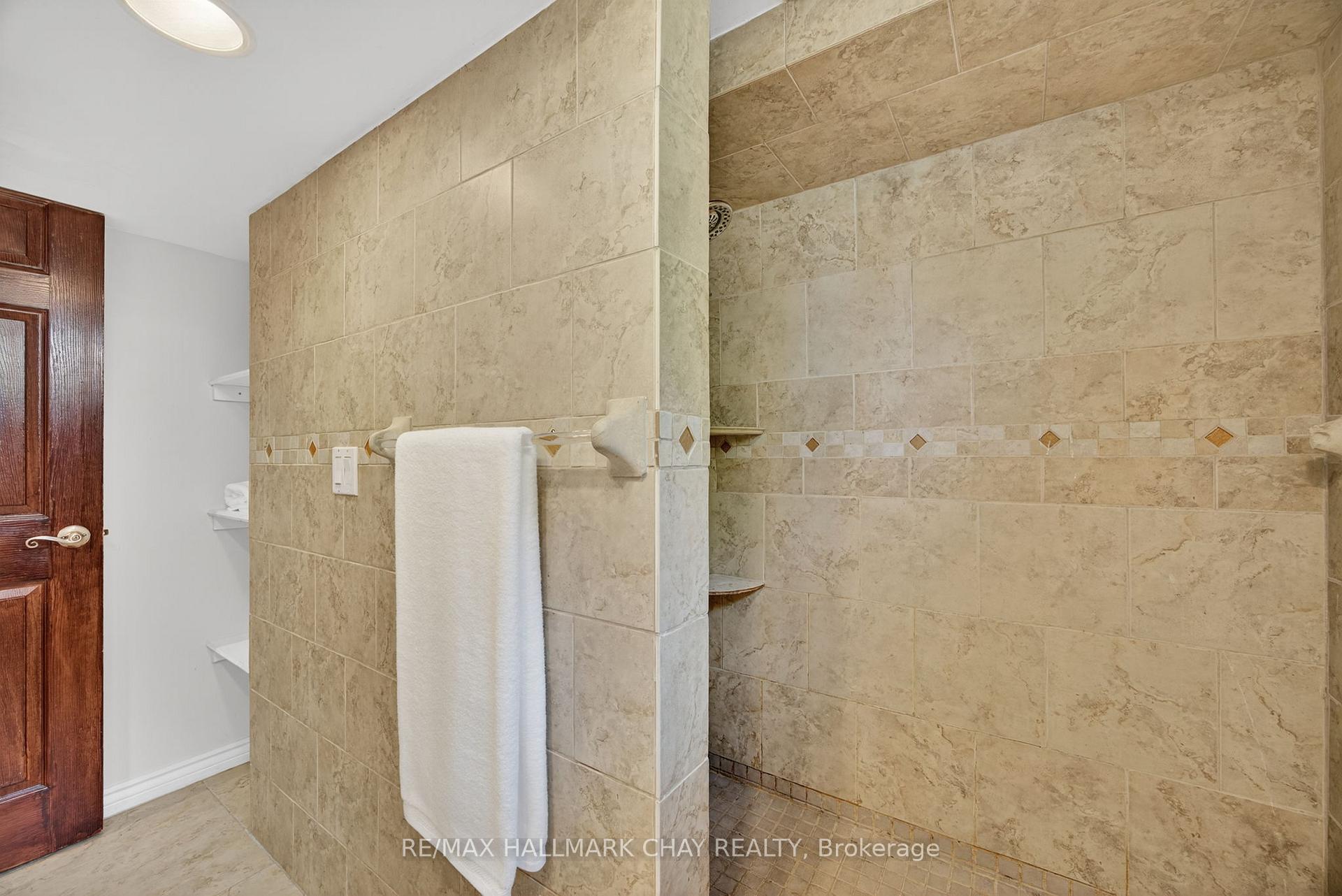 Photo 19 of 451 Jamieson Drive, Orillia — HOMEH