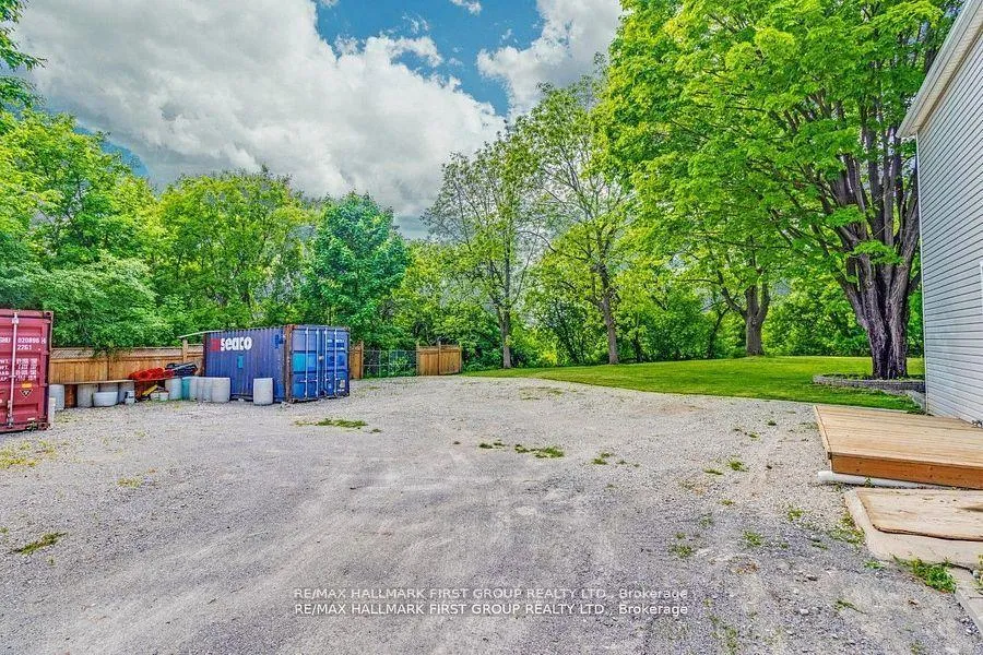 Photo 15 of Unit Main & 2nd Level, 26 Whiting Avenue, Oshawa, Lakeview — HOMEH