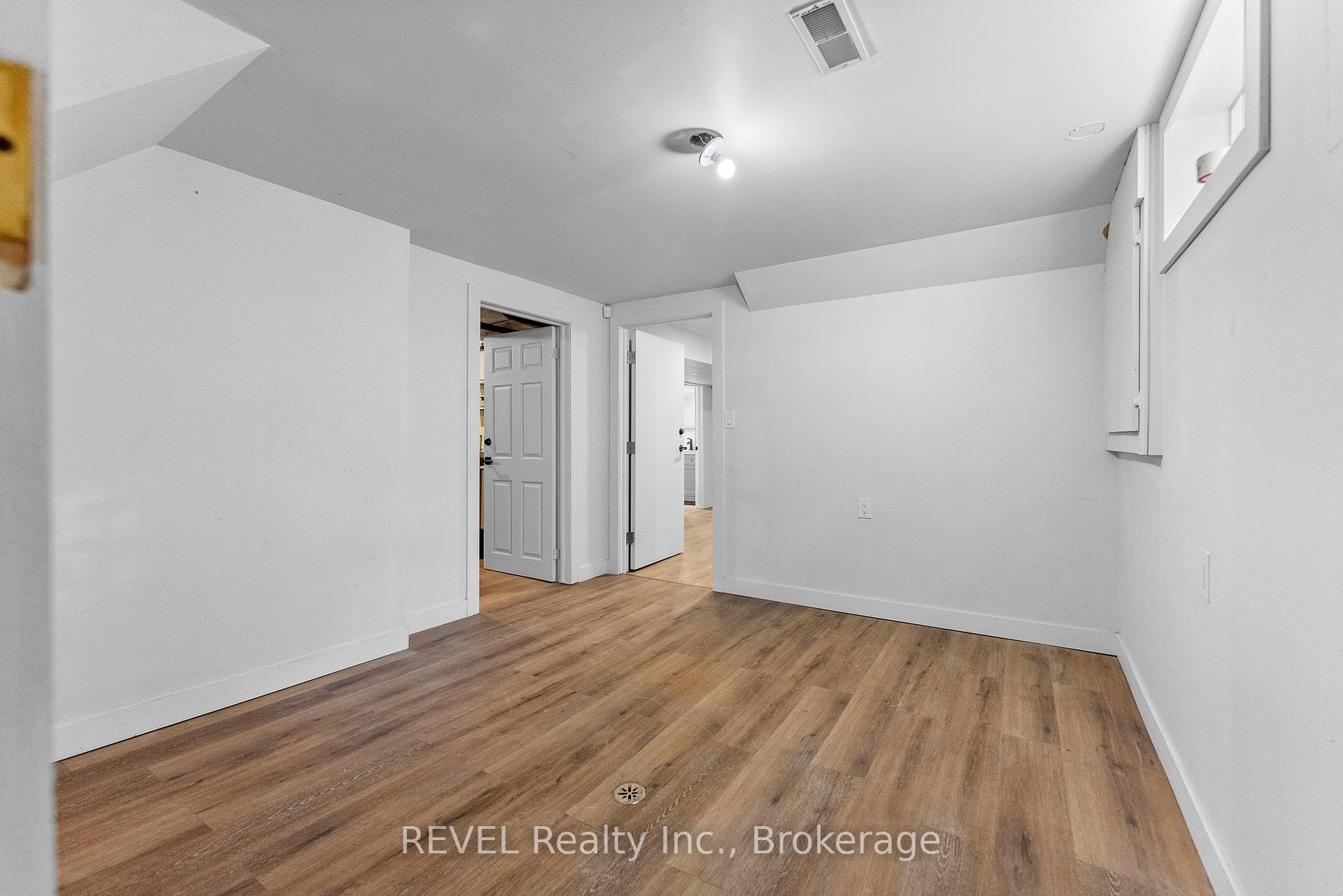 Photo 3 of Unit lower, 8407 Mears Crescent, Niagara Falls, Chippawa — HOMEH