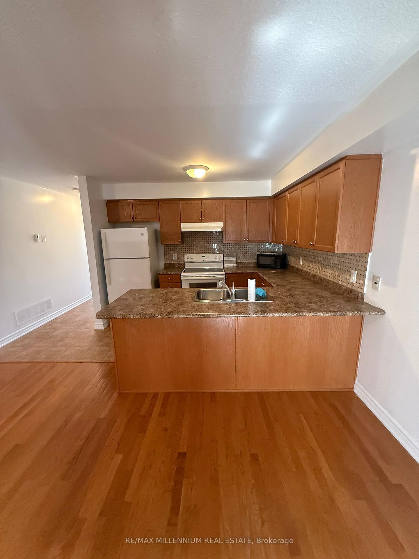 Photo 6 of 53 Michelle Drive, Orillia — HOMEH