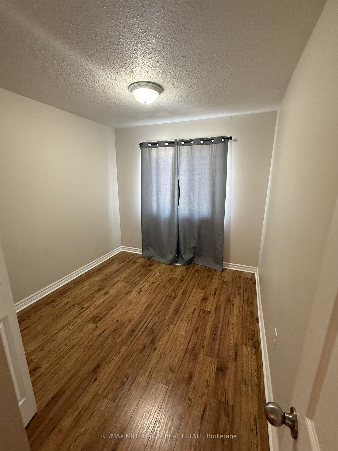 Photo 10 of 53 Michelle Drive, Orillia — HOMEH
