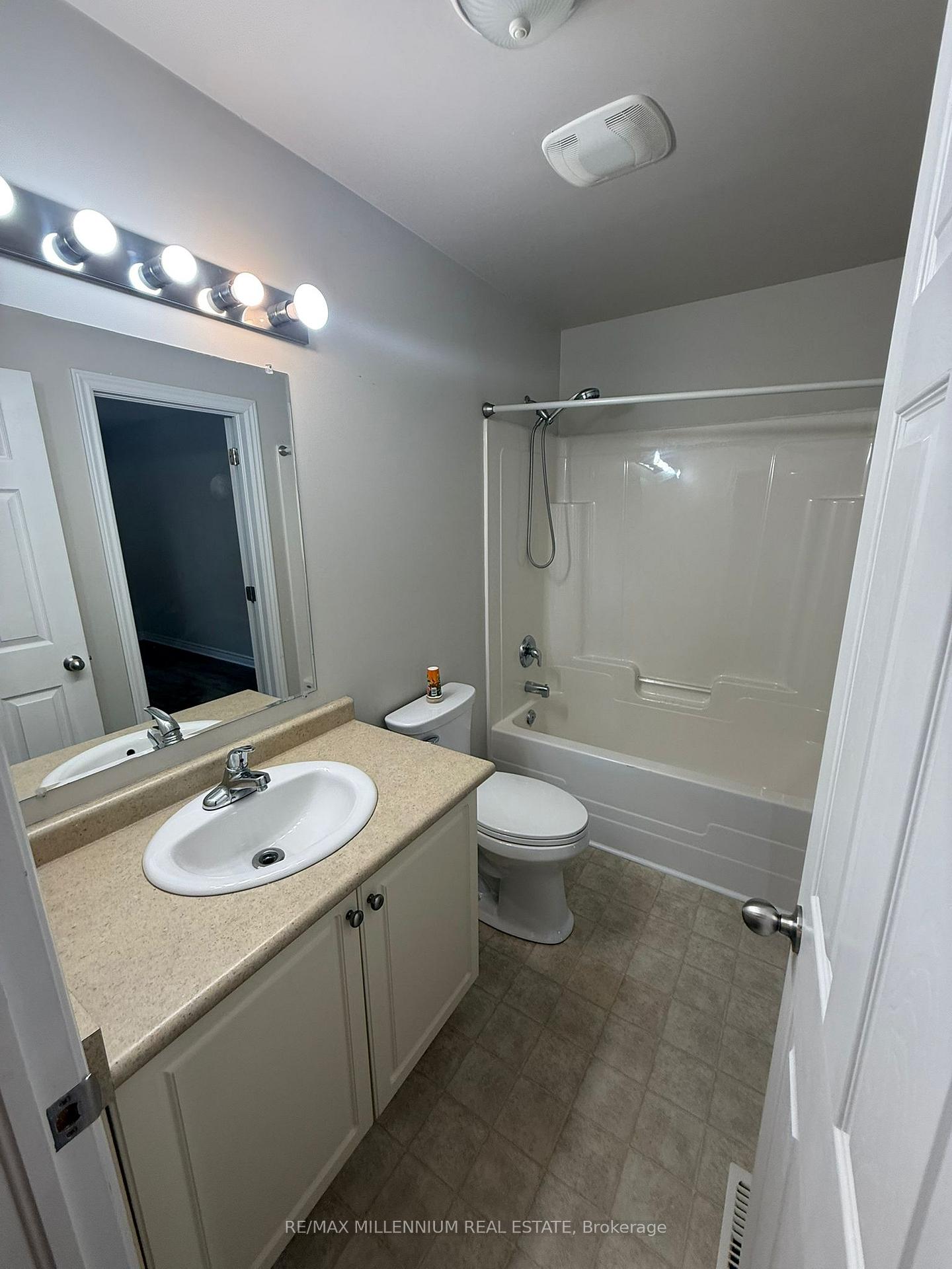 Photo 13 of 53 Michelle Drive, Orillia — HOMEH