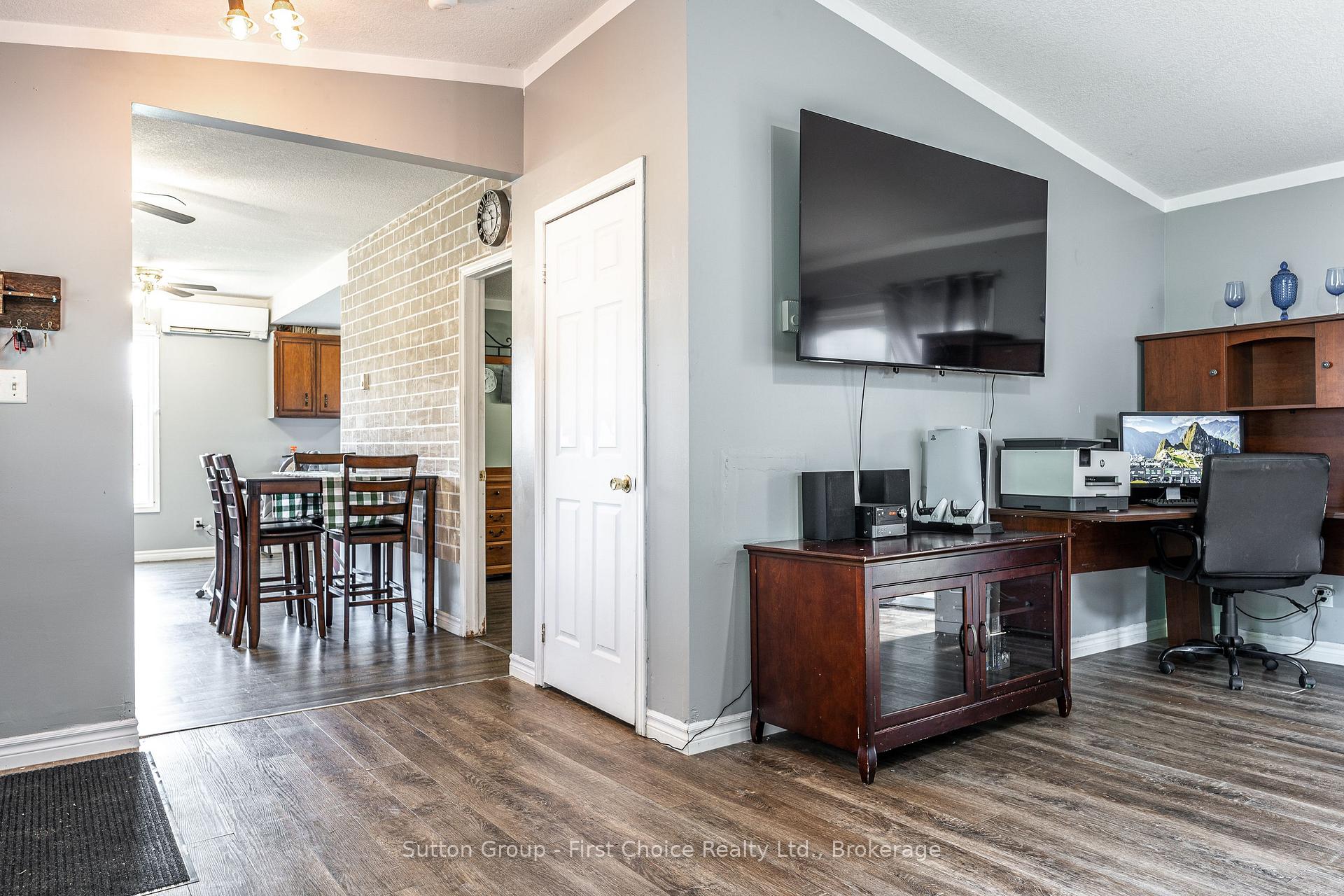 Photo 11 of 6933 Perth County Road 121, Perth East, Millbank — HOMEH