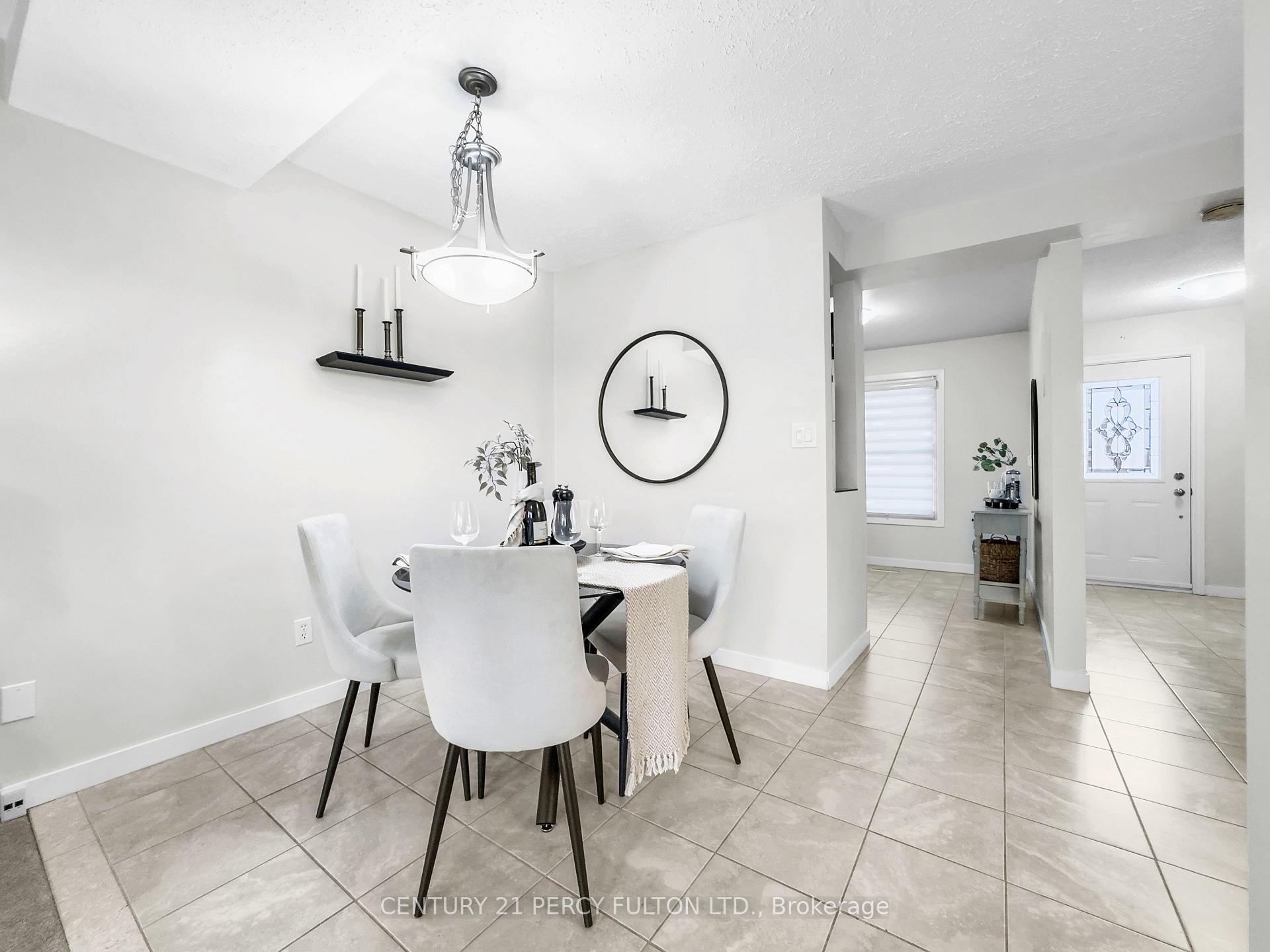 Photo 7 of 351 Pompano Court, Oshawa, Samac — HOMEH