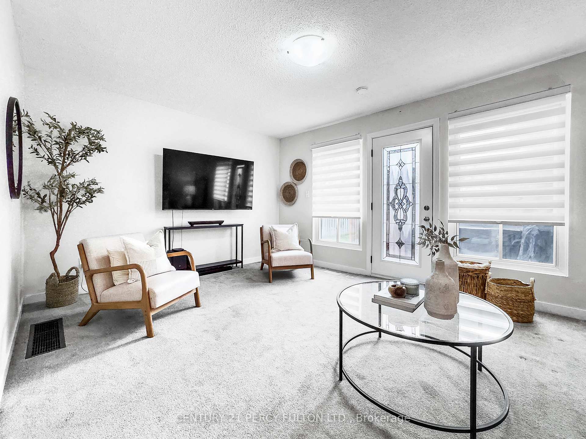 Photo 10 of 351 Pompano Court, Oshawa, Samac — HOMEH