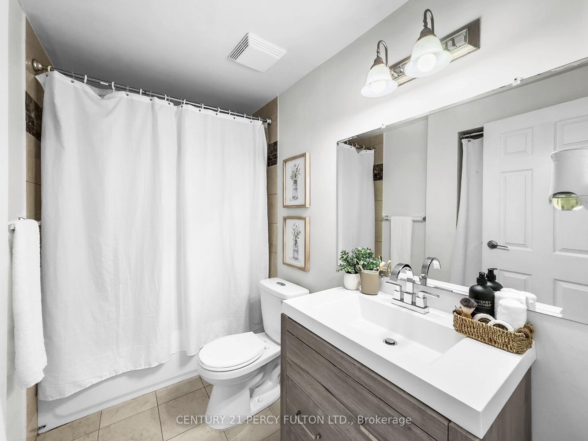 Photo 23 of 351 Pompano Court, Oshawa, Samac — HOMEH