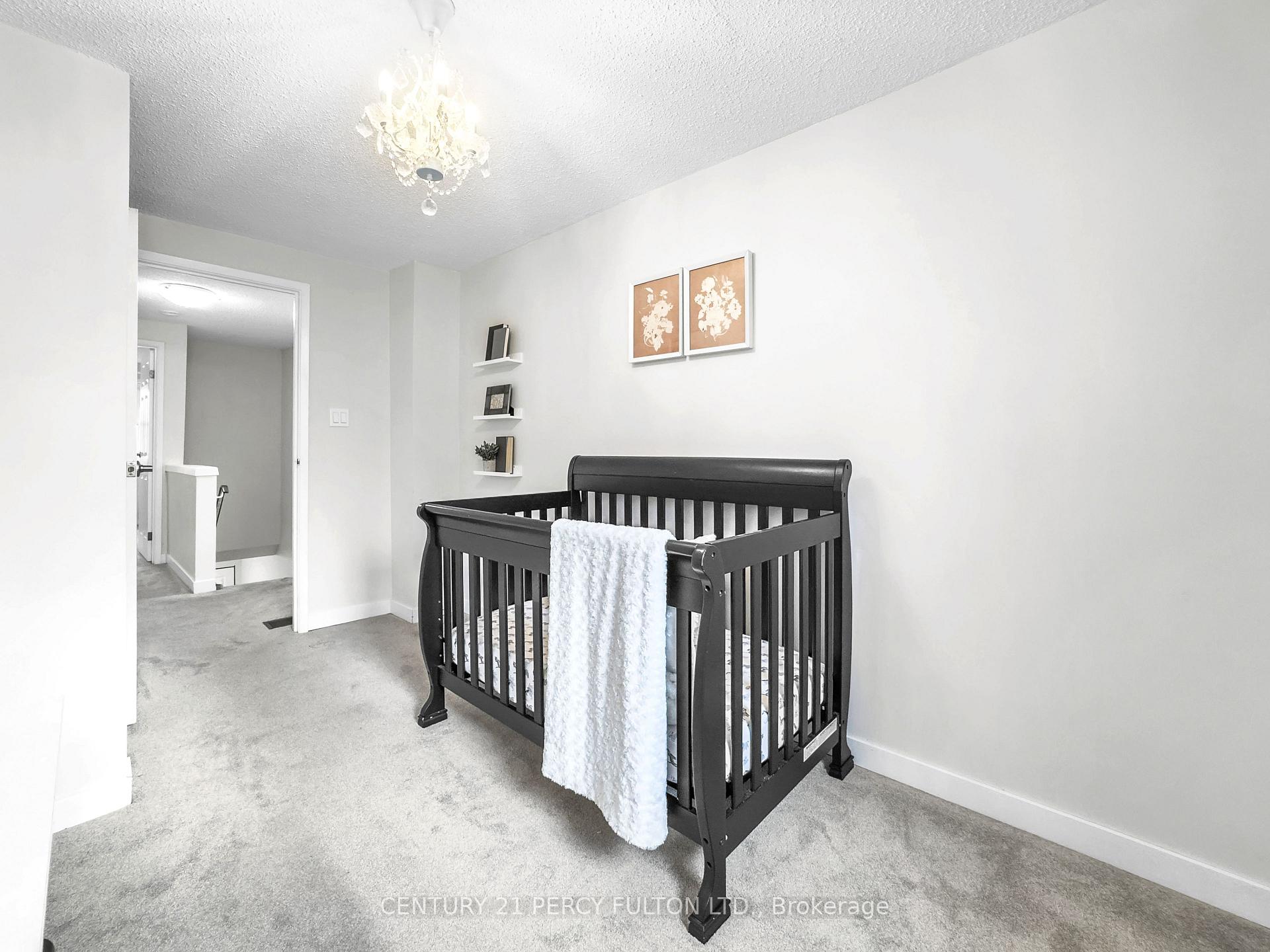 Photo 31 of 351 Pompano Court, Oshawa, Samac — HOMEH